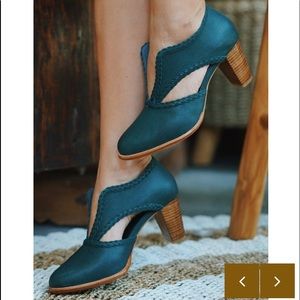 Adorable never worn booties!